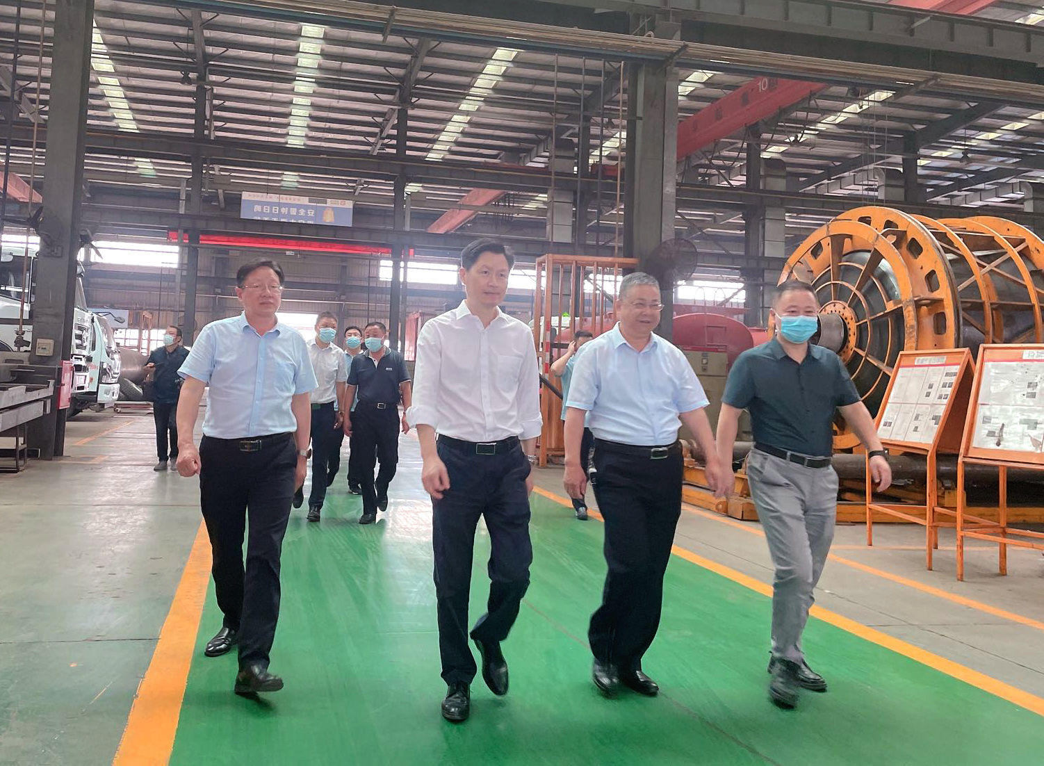 市委常委、常務(wù)副市長(zhǎng)甘國(guó)棟一行蒞臨楚勝汽車集團(tuán)調(diào)研